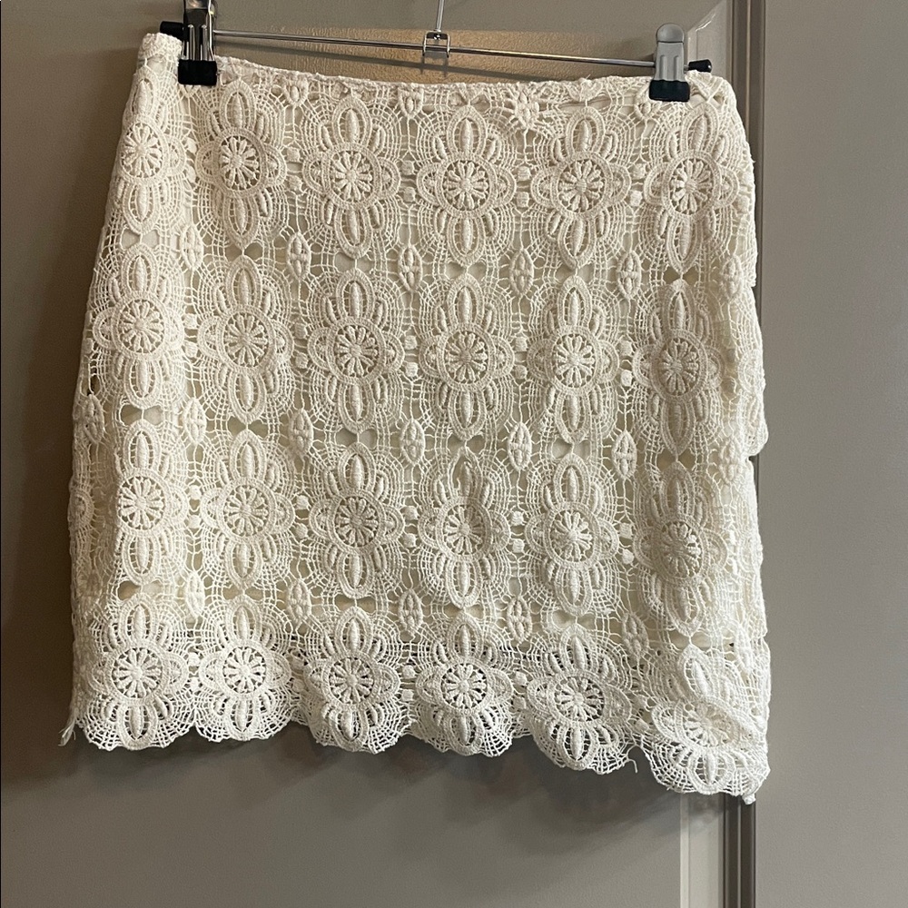 Forever 21 Cream Lace Mini Skirt